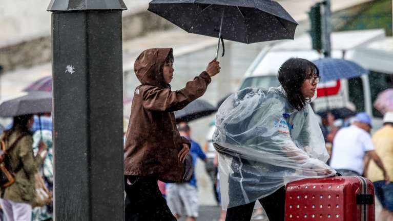 Η &quot;ψυχρή λίμνη&quot; φέρνει από σήμερα καταιγίδες, χαλάζι και πτώση της θερμοκρασίας - Οι περιοχές που θα πληγούν