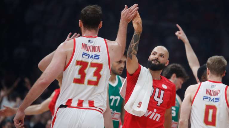 Ημίχρονο στο ΣΕΦ: 42-38 ο Ολυμπιακός τον Παναθηναϊκό