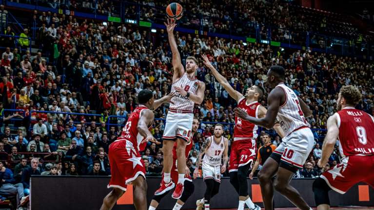 Αρμάνι Μιλάνο-Ολυμπιακός 65-53: Έμεινε &quot;μισός&quot; και πλήρωσε επίθεση και λάθη