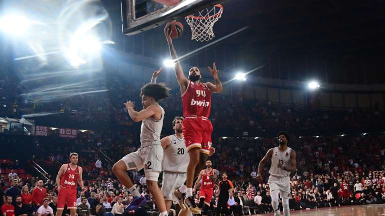 Ο Ολυμπιακός πήγε για μυθική ανατροπή απέναντι στην Παρί αλλά το 22-0 σερί δεν έφτασε (90-96)- Στην πρώτη θέση οι Παριζιάνοι