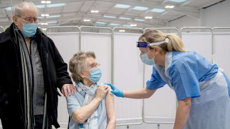 Καναδάς: Ανέστειλε τη χρήση του εμβολίου της AstraZeneca στους κάτω των 55 ετών