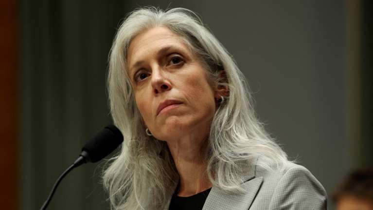 Ο Τραμπ απέπεμψε την διευθύντρια των CDC - Διαφωνούσε με την αντιεμβολιαστική πολιτική του Κένεντι