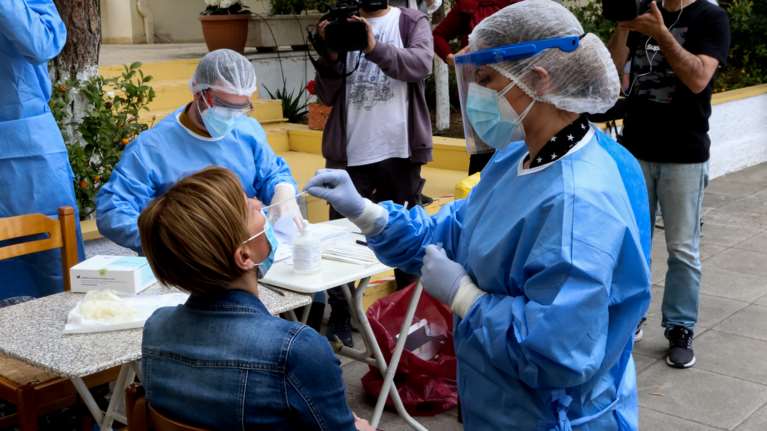 Rapid test: Σε αυτά τα σημεία θα κάνει ελέγχους το Μεγάλο Σάββατο ο ΕΟΔΥ