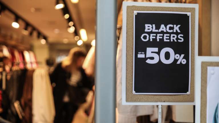 Black Friday: Αυτές είναι οι εταιρείες που &quot;έφαγαν&quot; βαριά πρόστιμα για παραπλανητικές εκπτώσεις