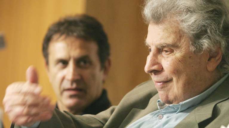 Μίκης Θεοδωράκης: Συγκινεί ο Γιώργος Νταλάρας - "Σήκωσα τα μάτια μου ψηλά, πολύ ψηλά, για να τον συναντήσω"