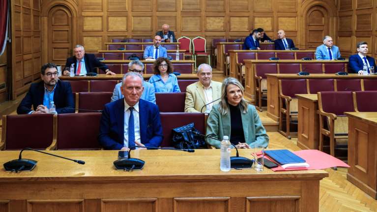 Αποχώρησαν ΠΑΣΟΚ, ΣΥΡΙΖΑ και ΚΚΕ από την προκαταρκτική για τα Τέμπη: Κατήγγειλαν προσπάθεια συγκάλυψης