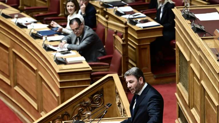 Το ΠΑΣΟΚ πετάει το γάντι στον Γεωργιάδη: Κατέθεσε τροπολογία για την ένταξη των νοσηλευτών στα βαρέα και ανθυγιεινά