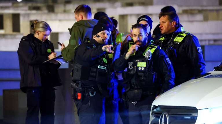 Συναγερμός στη Γερμανία: Πυροβολισμοί σε αγορά στην πόλη Γκίσεν - Αναφορές για τραυματίες