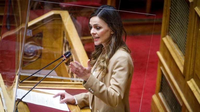 Αχτσιόγλου: H βασιλεία δεν ξεπλένεται - Προβληματική η στάση της ΝΔ