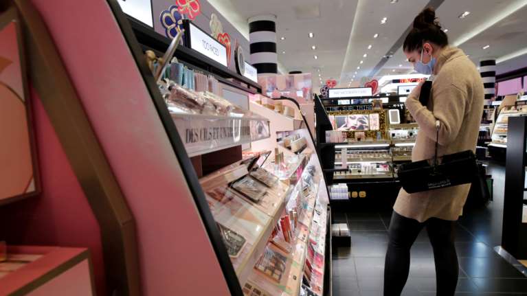 Η καραντίνα άλλαξε τις Ελληνίδες: Τι εγκατέλειψαν και πόσα χρήματα ξόδεψαν για την ομορφιά τους