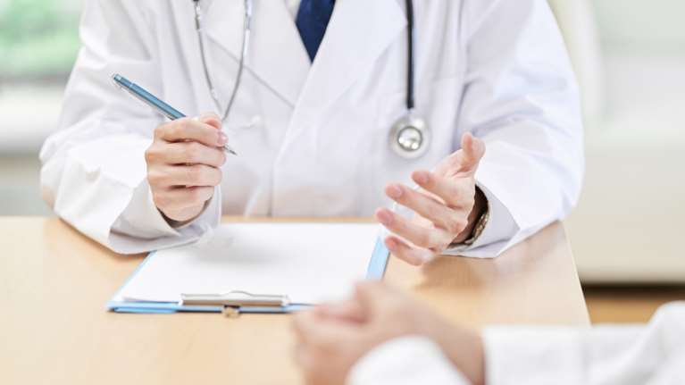 Βόλος: Βαριά καμπάνα σε αντιεμβολιαστή γιατρό - Του αφαιρέθηκε διά βίου η άδεια άσκησης επαγγέλματος