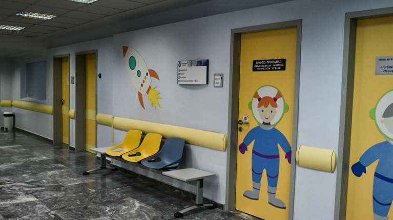 Τι συμβαίνει στο Παίδων &quot;Αγία Σοφία&quot;: Η τεράστια λίστα αναμονής και το πρόβλημα με την έλλειψη αναισθησιολόγων