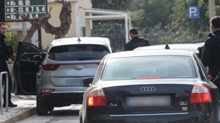 Διώξεις στους 4 συλληφθέντες για τα όπλα και τα εκρηκτικά: Στο ναυτοδικείο οι δύο ΟΥΚάδες, ποιες κατηγορίες αντιμετωπίζουν