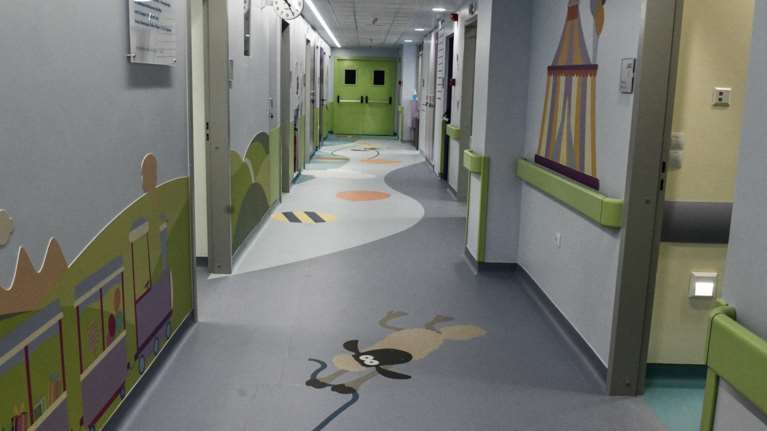 &quot;Αγλαΐα Κυριακού&quot;: 11χρονος διασωληνώθηκε με κορονοϊό - Νοσηλεύεται και βρέφος 11 ημερών με γρίπη