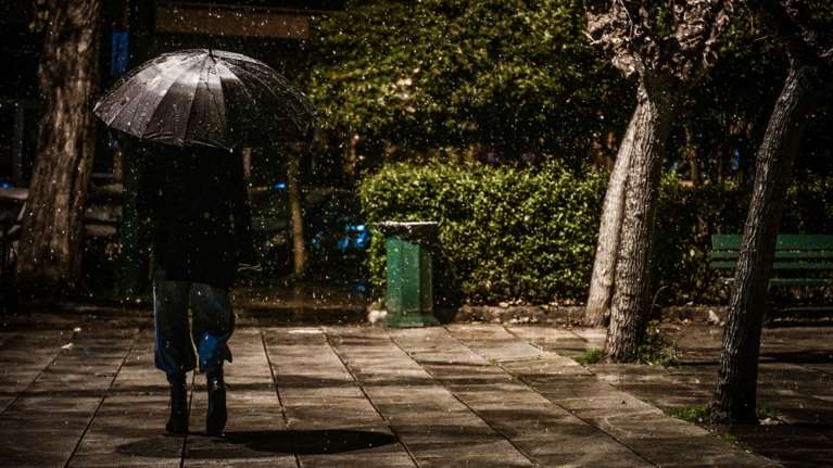 Αλλάζει ραγδαία ο καιρός με κρύο, θυελλώδεις ανέμους και τα πρώτα χιόνια - &quot;Πρόβα χειμώνα το Σαββατοκύριακο&quot;