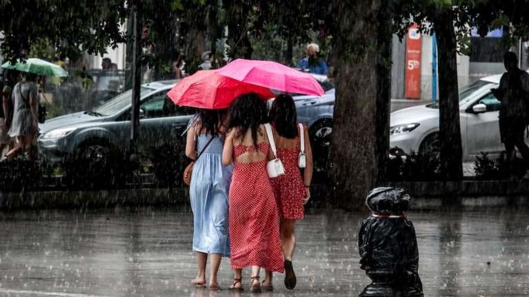 Καιρός: Κύματα κακοκαιρίας στη Μεσόγειο επηρεάζουν την Ελλάδα - Σε ποιες περιοχές θα &quot;χτυπήσουν&quot; βροχές και καταιγίδες