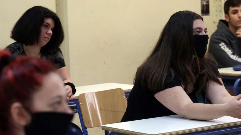 Κορονοϊός - Θεοδωρικάκος: Δωρεάν οι μάσκες στα σχολεία, με εντολή Μητσοτάκη - Προαιρετικές στα διαλείμματα