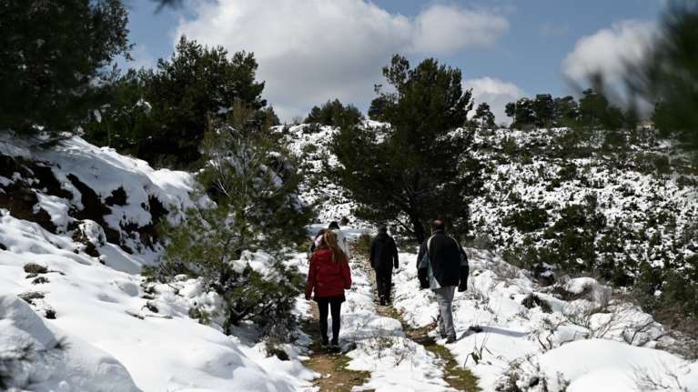 Νέα πρόβλεψη για την μίνι ανοιξιάτικη κακοκαιρία: Χιόνια και στα ορεινά της Αττικής προβλέπει η Σούζη