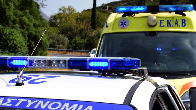 Οικογενειακή τραγωδία στη Σαντορίνη – Σκοτώθηκαν σε τροχαίο πατέρας και ο ανήλικος γιος του [εικόνα]