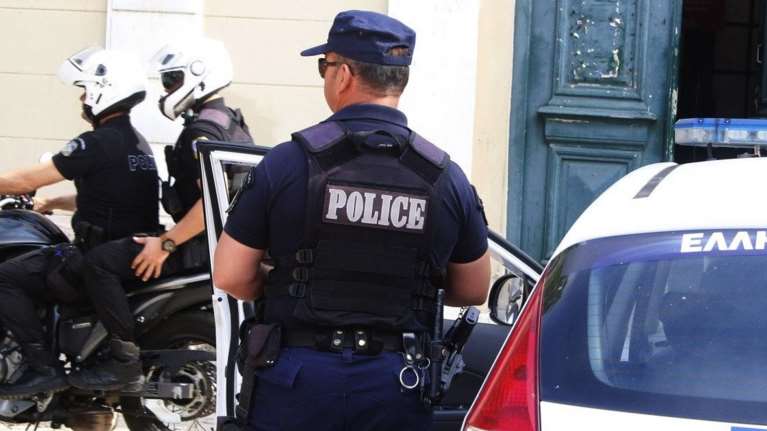 Σάλος με &quot;μαϊμού&quot; γιατρό που εξαπατούσε ασθενείς με ανίατες ασθένειες - Πέθαναν δύο παιδιά και ένας 76χρονος