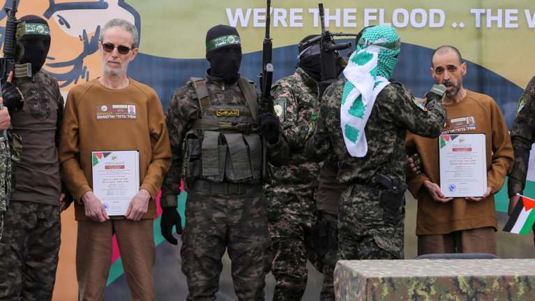 Εξοργισμένος ο Νετανιάχου με τη σοκαριστική εικόνα των &quot;τριών πεινασμένων Ισραηλινών ομήρων&quot; που απελευθέρωσε η Χαμάς