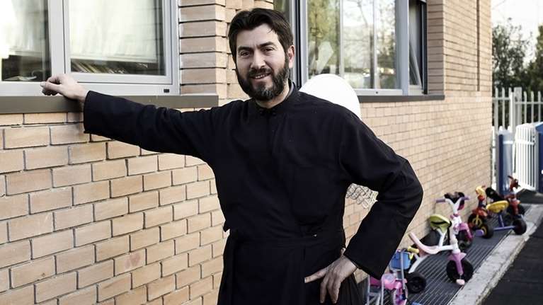 Κιβωτός του Κόσμου: &quot;Ο πατήρ Αντώνιος δεν είναι αυτό που φαίνεται&quot; - Νέες καταγγελίες από φίλο του 19χρονου