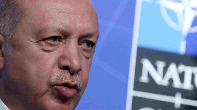 Τα γυρίζει τώρα η Τουρκία: &quot;Δεν κλείνουμε την πόρτα&quot; σε Φινλανδία και Σουηδία για το ΝΑΤΟ, λέει ο σύμβουλος του Ερντογάν
