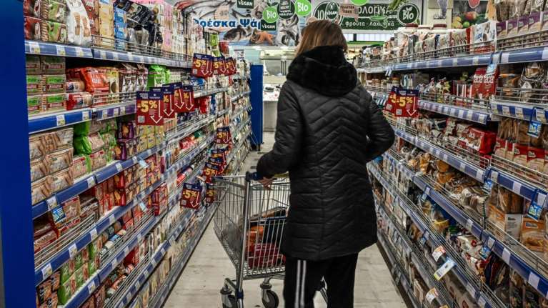 Νέα μέτρα για την ακρίβεια ανακοινώνει την Τετάρτη η κυβέρνηση - Ποια προϊόντα είναι στη λίστα - &quot;Εφιάλτης&quot; τα βρεφικά