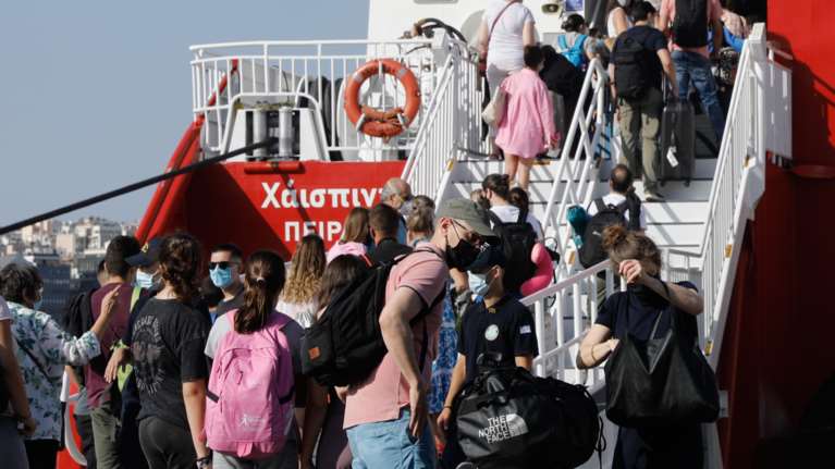 Κορονοϊός: 2.472 νέα κρούσματα - 8 θάνατοι και 133 οι διασωληνωμένοι