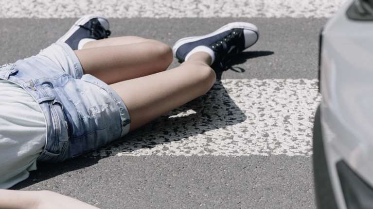 Νέο παιχνίδι θανάτου των εφήβων μέσω Tik Tok: Πετάγονται μπροστά σε αυτοκίνητα - Τι ψάχνουν για τον 14χρονο Μάκη