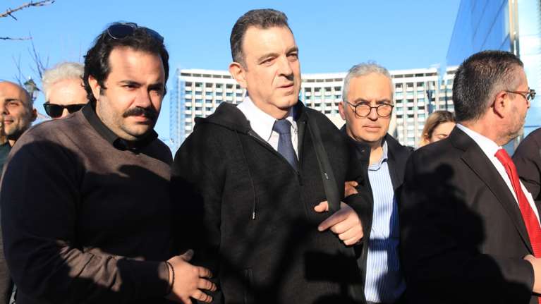 Ελεύθερος ο Νίκος Παπαδόπουλος: Δεν αποτελούν κακούργημα οι βανδαλισμοί στην Πινακοθήκη - Τα πρώτα λόγια του βουλευτή της Νίκης