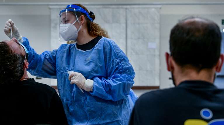 Γεωργιάδης: Στα 50 ευρώ το πλαφόν στην τιμή των PCR τεστ - Σήμερα η νέα ΚΥΑ