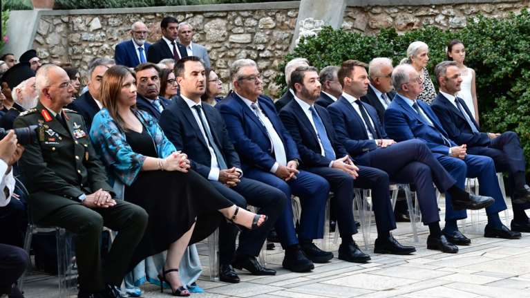 Προεδρικό: Τα μηνύματα, τα πηγαδάκια, ο γάμος Κασσελάκη και οι εμφανίσεις  - Οι άψογες, οι υπερβολικές και οι εκτός θέματος