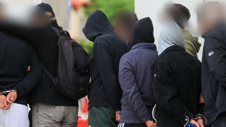 Δολοφονία Λυγγερίδη: Πώς ο &quot;Κοντός&quot; και ο μάνατζερ τράπερ οργάνωσαν την επίθεση - &quot;Πάρτε φωτοβολίδες όλοι από εδώ&quot; [βίντεο]