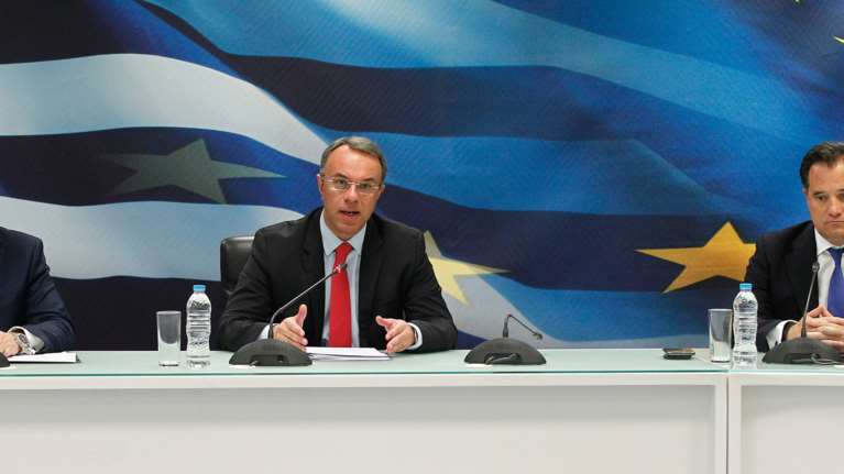 Νέα μέτρα 6,8 δισ. ευρώ: 800€ για 1,7 εκατ. μισθωτούς και 600€ για 700.000 ελ. επαγγελματίες