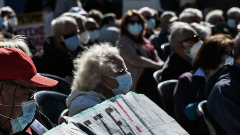 Αυξήσεις στις συντάξεις μετά από 12 χρόνια: Ποιους αφορά και πόσα θα πάρουν