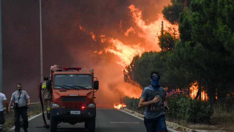 Φωτιά στο Μάτι: Οι κατηγορούμενοι αστυνομικοί &quot;καίνε&quot; την Πυροσβεστική - &quot;Δεν εισηγήθηκε ποτέ εκκένωση&quot;