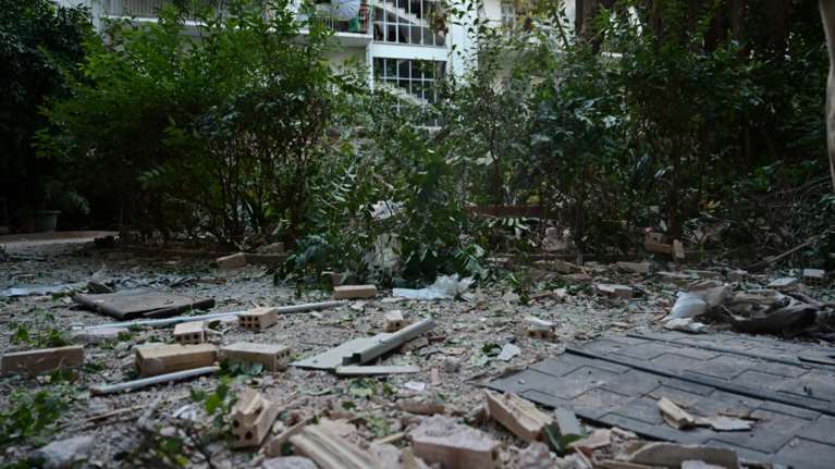 Αμπελόκηποι: Σήμερα στο νοσοκομείο η απολογία της 32χρονης που ήταν στο διαμέρισμα όταν εξερράγη η βόμβα