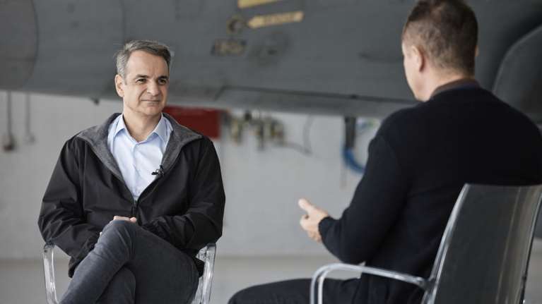 Η &quot;γαλάζια&quot; βάση συμφωνεί με τη διαγραφή Σαμαρά - Δημόσια διαφωνία Μητσοτάκη και με τον Καραμανλή