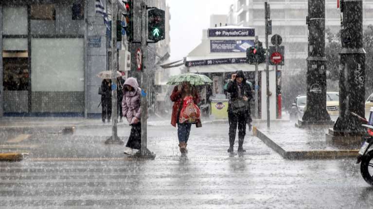 Καιρός: Μέχρι το μεσημέρι οι ισχυρές βροχές και οι καταιγίδες - Οι 5 περιοχές σε πορτοκαλί συναγερμό