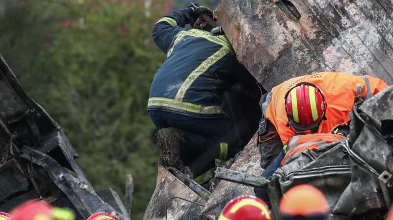 Ψυχρολουσία από την Ιατροδικαστή Λάρισας: 57 οι νεκροί από την τραγωδία στα Τέμπη - Βρέθηκαν 14 απανθρακωμένες σοροί