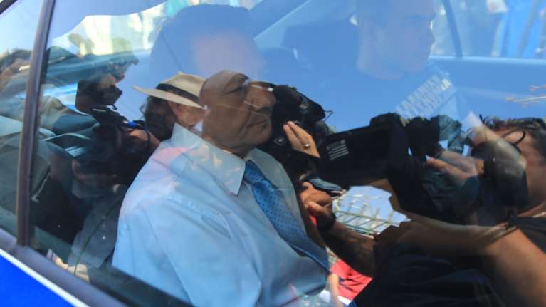 Οι πρώτες ώρες του Λύτρα στη φυλακή: Με ποιους είναι στο κελί στην πτέρυγα VIP- Η πρώτη... κόντρα για το τσιγάρο