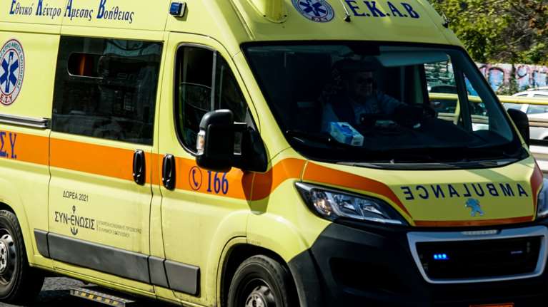 Τροχαίο στα Σπάτα: ΙΧ παρέσυρε και σκότωσε 3χρονο αγόρι - Ο οδηγός μετέφερε το παιδί στο Κέντρο Υγείας