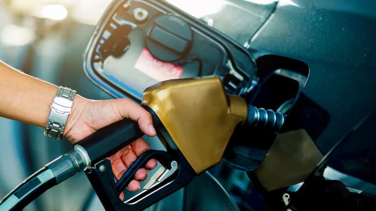 Γιατί μένει στο... ράφι το Fuel Pass 3 - Τι συμβαίνει με την επιδότηση του πετρελαίου κίνησης