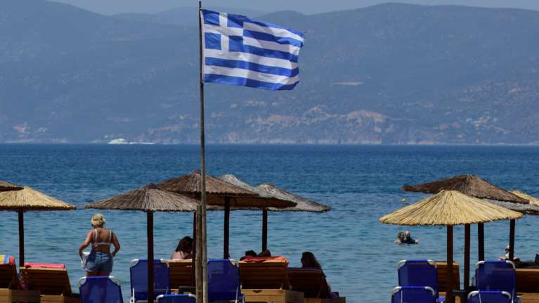 Καύσωνας με δυνατούς ανέμους έως 7 μποφόρ - Πού θα ανέβει η θερμοκρασία στους 42 βαθμούς