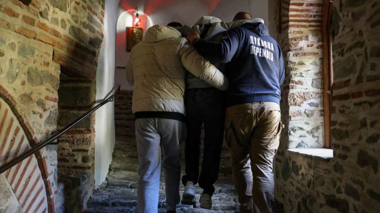 Καταφύγιο στα ελληνικά μοναστήρια του Αγίου Όρους βρήκαν 22 τραυματισμένοι Ουκρανοί στρατιώτες [εικόνες - βίντεο]