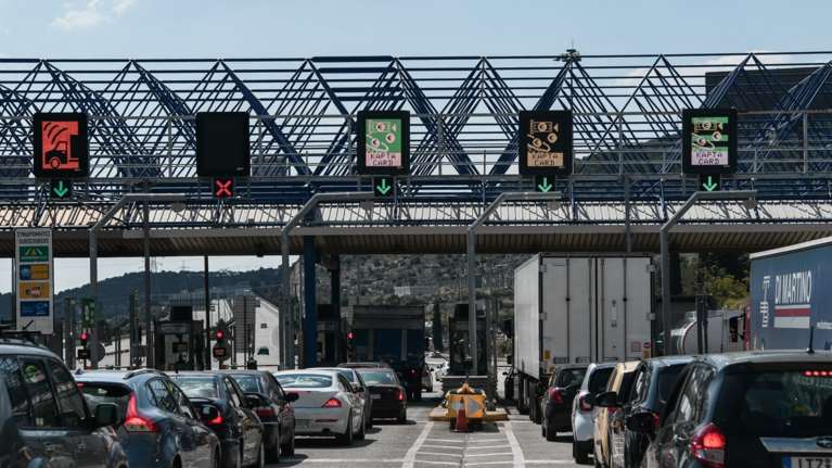 Κορυφώνεται η επιστροφή του Πάσχα – Δείτε live πού έχει κίνηση [βίντεο]