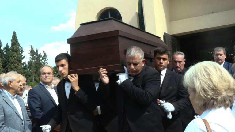 Τελευταίο αντίο στην εφοπλίστρια Αθηνά Μαρτίνου: Οι επιχειρηματίες και οι πολιτικοί που έδωσαν το παρών στην κηδεία [εικόνες]