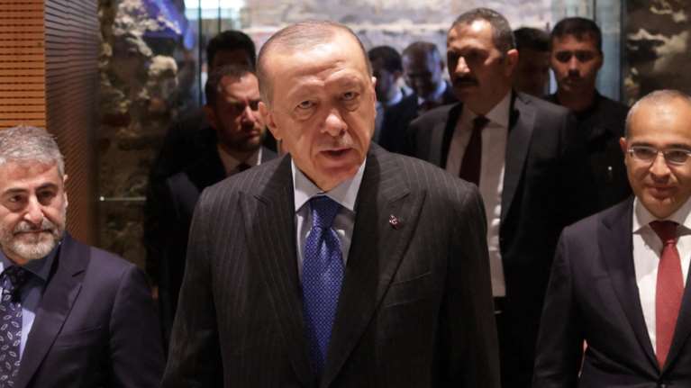 Τουρκική τορπίλη μέσω Λιβύης: Οργισμένη αντίδραση της Αθήνας στο νέο τουρκολιβυκό μνημόνιο για έρευνες νότια της Κρήτης