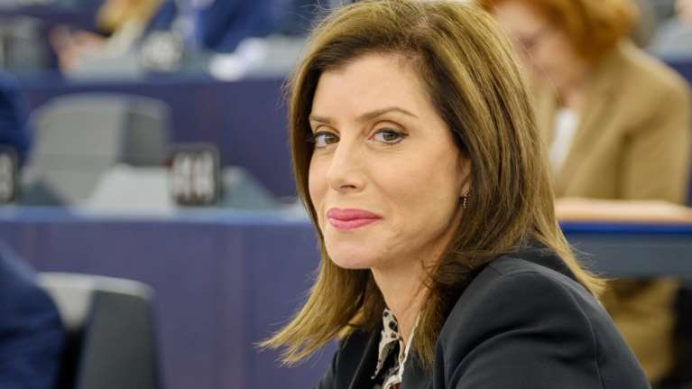 Στα &quot;χαρακώματα&quot; ξανά κυβέρνηση και ΣΥΡΙΖΑ για το σκάνδαλο Ασημακοπούλου: &quot;Ποιος έδωσε την εντολή;&quot; - Οι εξηγήσεις Μαρινάκη